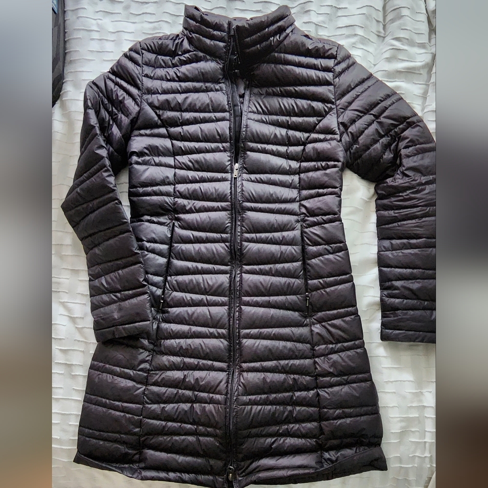 Patagonia Women's XS Fiona Long Black Quilted Duck Down Parka